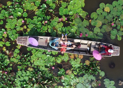 レッドロータス水上マーケット