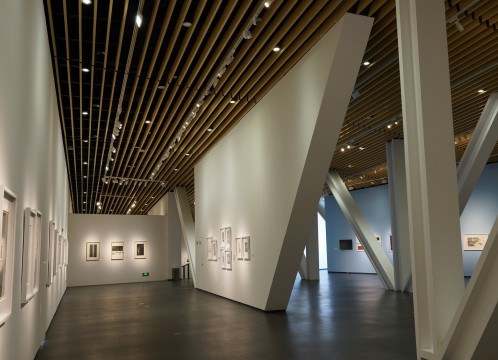 中国国立版画博物館 ～ 巨大なスペースに、世界の一流と言われる版画が贅沢に展示されています