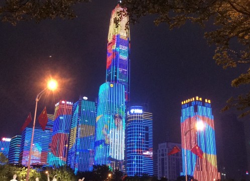 深セン LEDライトショー イメージ ～ 福田区 平安国政金融センター 付近