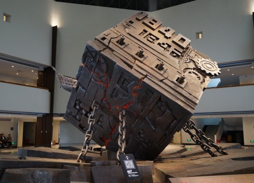虎門 海戦博物館 ホールに飾られたオブジェ
