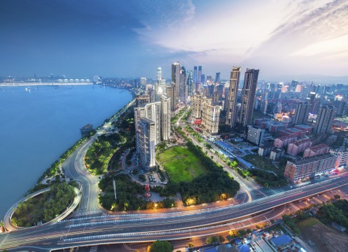 深セン 街並み 海岸線のビル群 イメージ