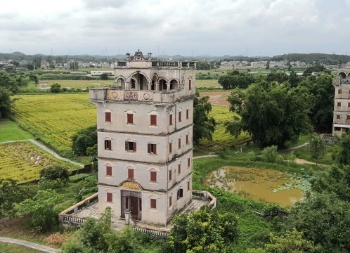 田園風景にそびえ立つ洋風楼閣の美、世界文化遺産・開平日帰りツアー ＜終日/高速鉄道/昼食付き/日本語ガイド＞